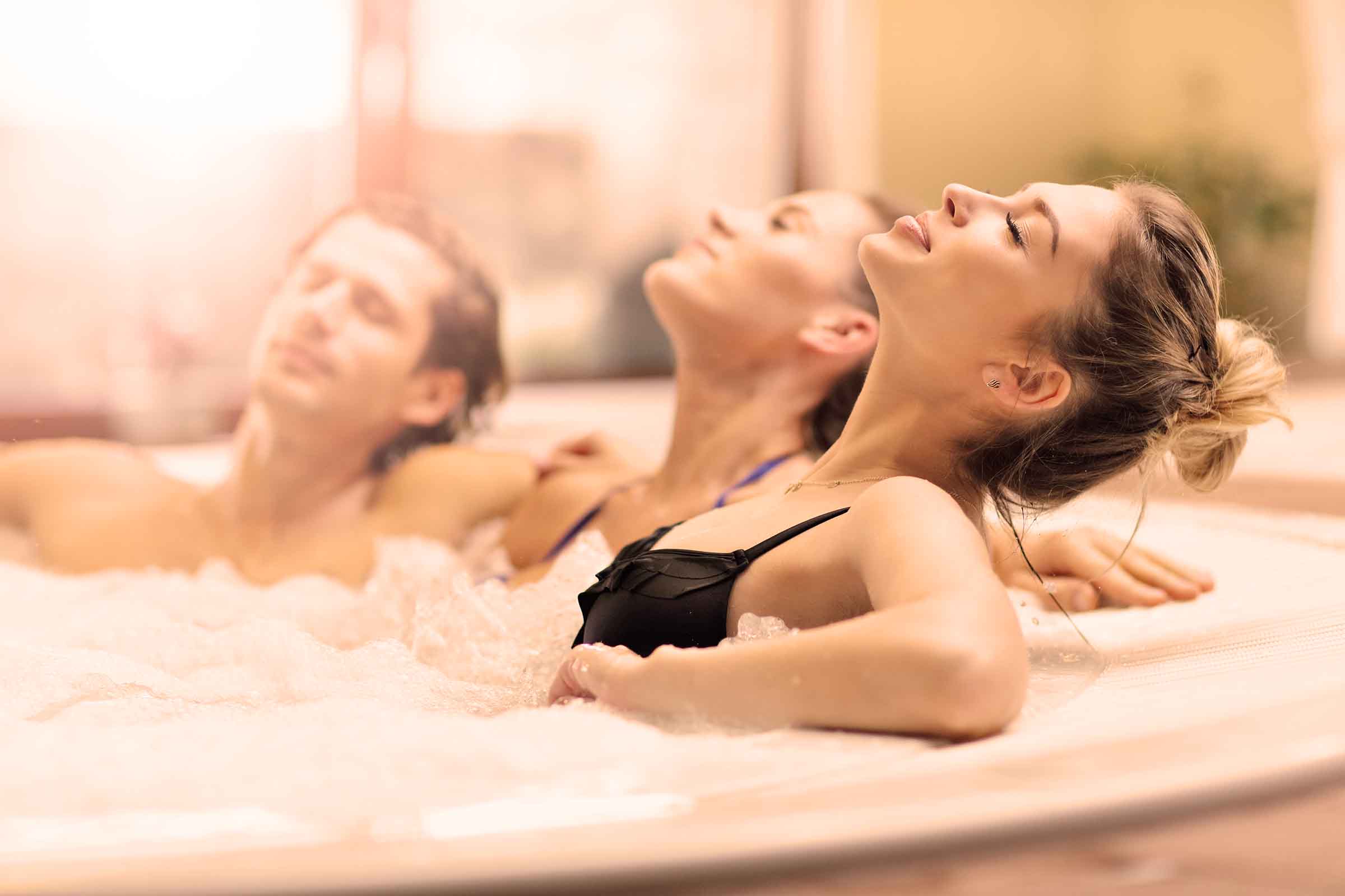 Katta porno eshaklar, paypoqlar va topiqlarning fotosuratlari