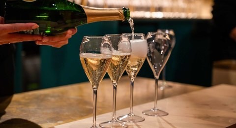 Champagneprovningar för två