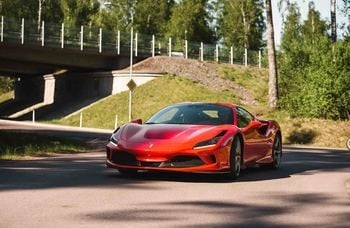 Kör Ferrari / Lamborghini