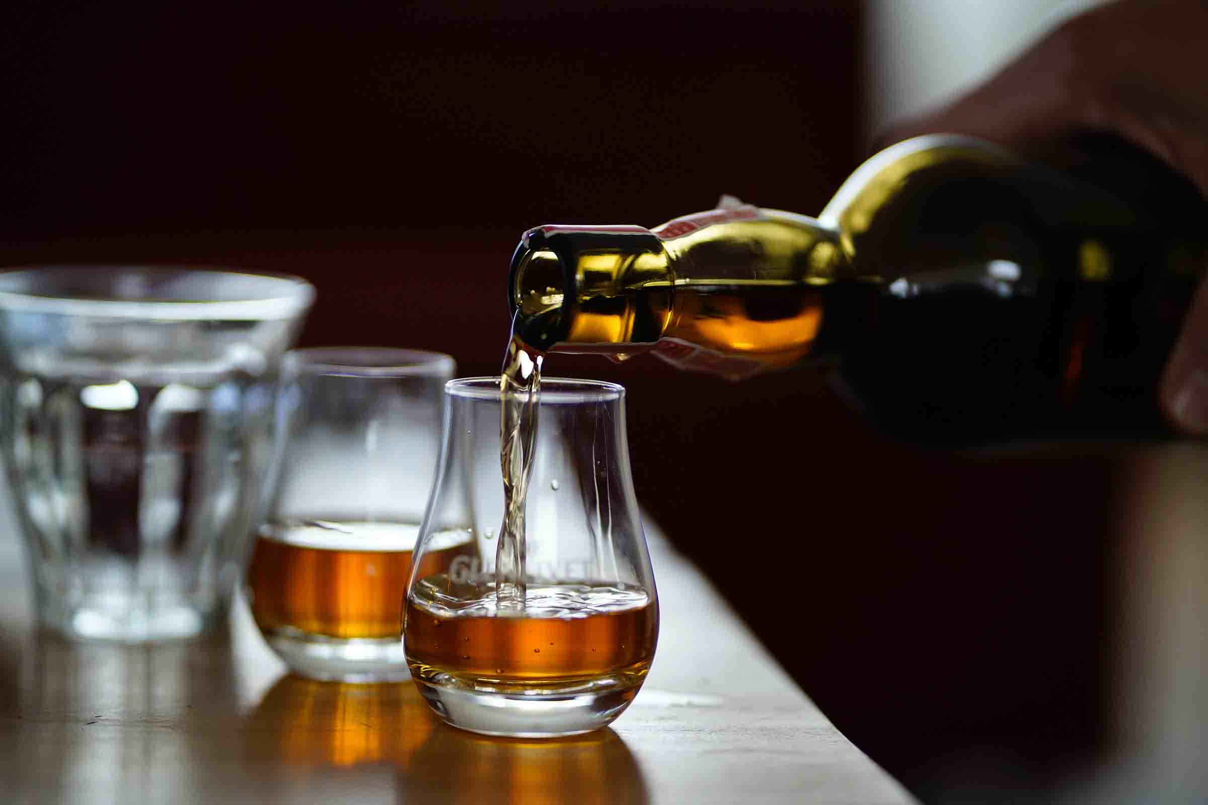 Whiskeyprovning: En smakupplevelse av en av världens mest populära spritsorter
