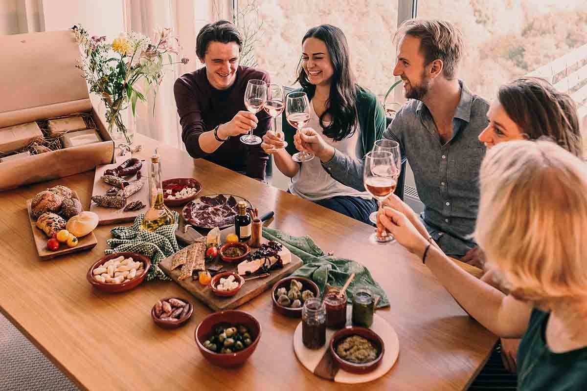 Kombinera Mat och Vin i Örebro för två