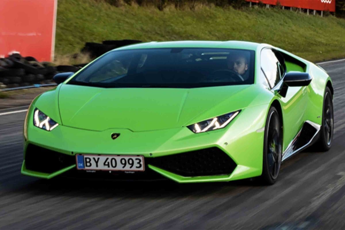 Kör Lamborghini på Racingbana