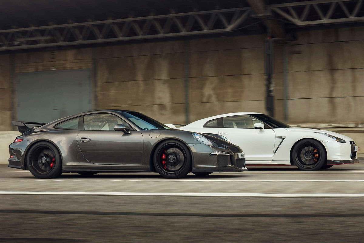 Porsche 911 GT3 VS Nissan GT-R